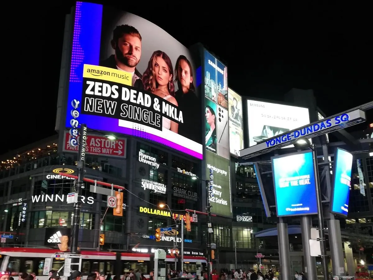 Stylish Downtown Toronto Residential Hotel 4*,  Canadá